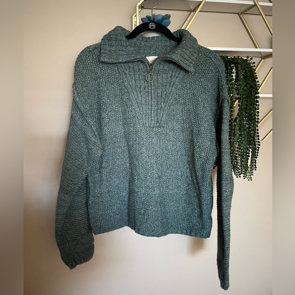Universal Thread pullover sweater